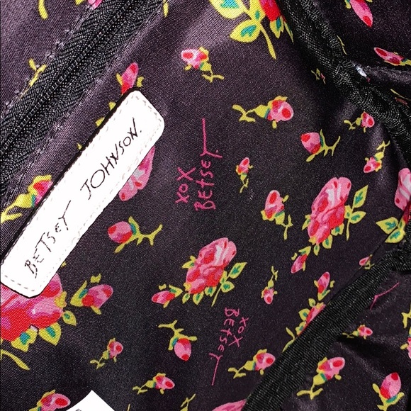 BWT Betsey Johnson BACKPACK WHITE W/ BOW REBELLING - Picture 7 of 8